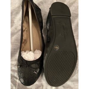 EUC Jessica Simpson flats.  Size 7.5.  Black.